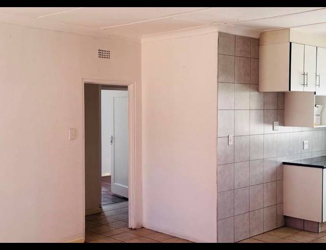 3 BEDROOM HOUSE FOR SALE IN WYCHWOOD